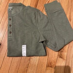 Sonoma Essential Henley in Soft Green